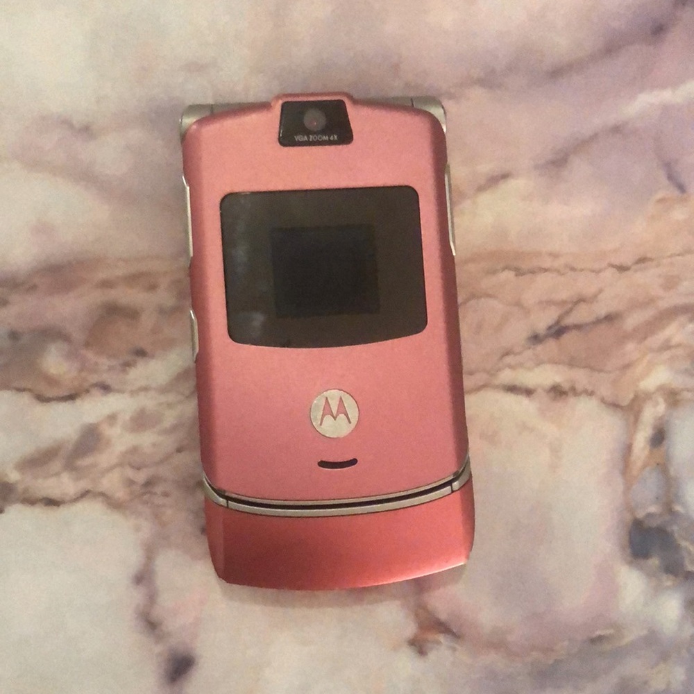 Vintage pink razer motorola phone
